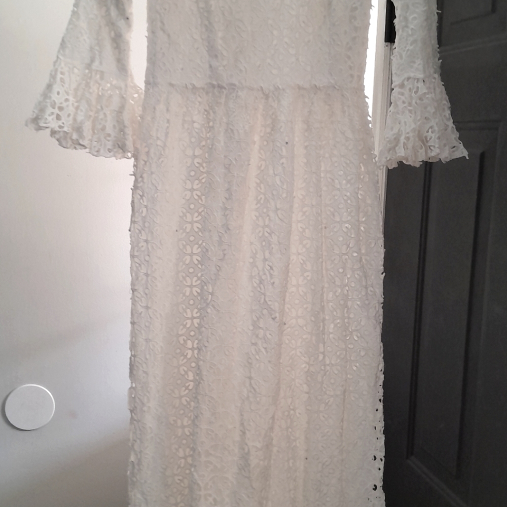 Elegant White Lace Dress